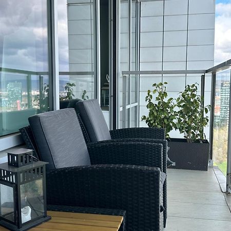 Comfy Condo On The 20Th Floor & Free Parking Bratislava Exterior foto
