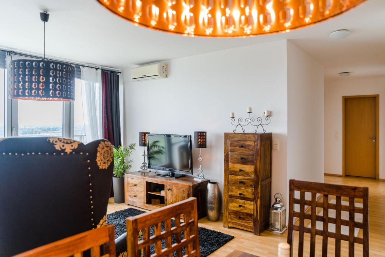 Comfy Condo On The 20Th Floor & Free Parking Bratislava Exterior foto