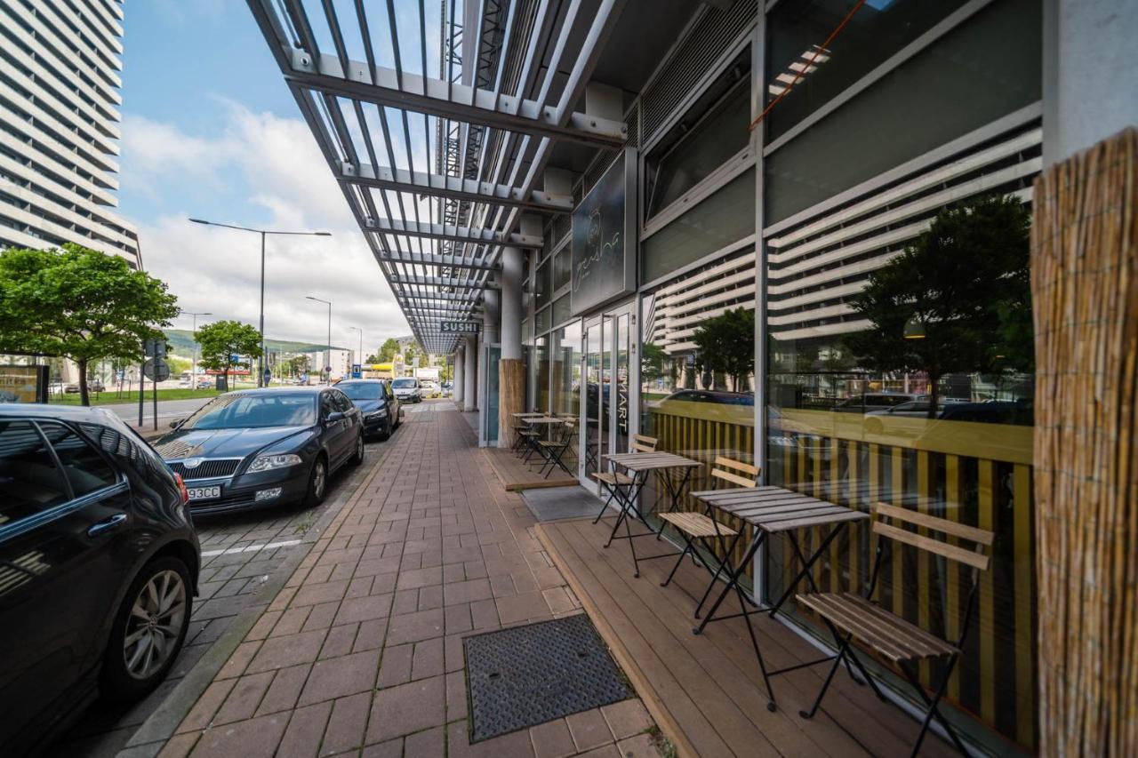 Comfy Condo On The 20Th Floor & Free Parking Bratislava Exterior foto