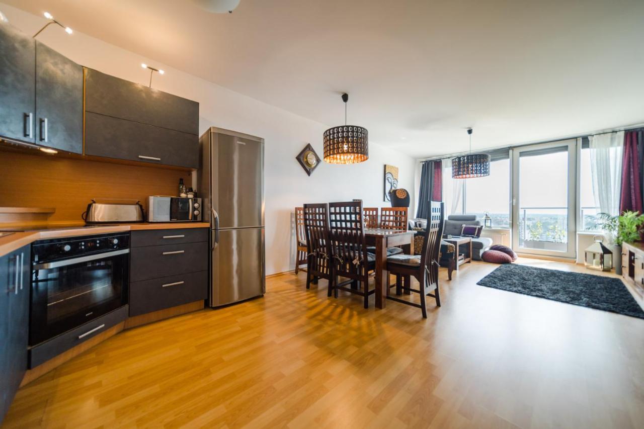 Comfy Condo On The 20Th Floor & Free Parking Bratislava Exterior foto